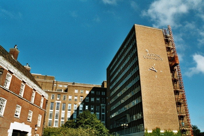 萨里大学世界排名_萨里大学(2)