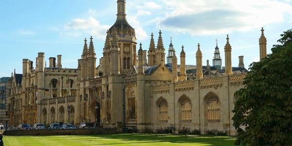 伦敦国王学院最新关闭申请专业&2017年语言课程详解