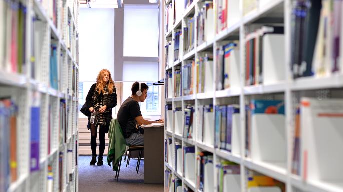 多所英国高校开放24小时图书馆供学生学习
