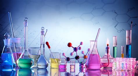  作为科学界的三大分支之一，化学Chemistry是一门研究物质的学科。对化学痴迷的小伙伴们可以通过申请硕士来走学术研究路线。普华永道的研究表明，不管是从事销售、财务、健康相关职业、取证，或是媒体，在任何领域工作，化学专业毕业生都是高收入人群。2019QS世界大学化学专业排名榜单近期发布，快来了解你的梦校排名第几！    2019QS世界大学化学专业排名TOP100中，英国共有9所大学上榜，剑桥大学（3）和牛津大学（6）入围前十，帝国理工学院排名第11位。伦敦大学学院（30）和曼彻斯特大学（32）入围前五十名。来看排名详情：    2019QS世界大学化学专业排名TOP100 上榜英国大学名单：  排名	大学名称 3	University   of Cambridge	剑桥大学 6	University   of Oxford	牛津大学 11	Imperial   College London	帝国理工学院 30	UCL   (University College London)	伦敦大学学院 32	The   University of Manchester	曼彻斯特大学 51-100	Durham   University	杜伦大学 51-100	University   of Nottingham	诺丁汉大学 51-100	University   of Bristol	布里斯托大学 51-100	The   University of Edinburgh	爱丁堡大学   2019QS世界大学化学专业排名TOP100完整榜单  排名	大学名称	国家/地区 1	Massachusetts Institute of Technology (MIT)	麻省理工学院（MIT）	美国 2	University of California, Berkeley (UCB)	加州大学伯克利分校（UCB）	美国 3	Harvard University	哈佛大学	美国 3	University of Cambridge	剑桥大学	英国 5	Stanford University	斯坦福大学	美国 6	University of Oxford	牛津大学	英国 7	National University of Singapore (NUS)	新加坡国立大学（NUS）	新加坡 8	ETH Zurich - Swiss Federal Institute of Technology	苏黎世联邦理工学院	瑞士 9	Nanyang Technological University, Singapore (NTU)	新加坡南洋理工大学（NTU）	新加坡 10	Northwestern University	西北大学	美国 11	California Institute of Technology (Caltech)	加州理工学院	美国 11	Imperial College London	帝国理工学院	英国 11	The University of Tokyo	东京大学	日本 11	University of California, Los Angeles (UCLA)	加州大学洛杉矶分校（UCLA）	美国 15	EPFL - Ecole Polytechnique Federale de Lausanne	洛桑联邦理工大学	瑞士 16	Kyoto University	京都大学	日本 17	University of Toronto	多伦多大学	加拿大 18	Peking University	北京大学	中国 18	Tsinghua University	清华大学	中国 20	Seoul National University	首尔国立大学	韩国 21	Yale University	耶鲁大学	美国 22	The Hong Kong University of Science and Technology	香港科技大学	中国香港 23	KAIST - Korea Advanced Institute of Science & Technology	韩国高等科学技术学院	韩国 23	University of Texas at Austin	得克萨斯大学奥斯汀分校	美国 25	Princeton University	普林斯顿大学	美国 26	Georgia Institute of Technology	佐治亚理工学院	美国 27	Technical University of Munich	慕尼黑工业大学	德国 28	Fudan University	复旦大学	中国 29	Tokyo Institute of Technology	东京工业大学	日本 30	UCL (University College London)	伦敦大学学院	英国 30	University of Michigan	密歇根大学	美国 32	The University of Manchester	曼彻斯特大学	英国 33	Osaka University	大阪大学	日本 34	The University of Hong Kong	香港大学	中国香港 35	Monash University	蒙纳士大学	澳大利亚 35	Zhejiang University	浙江大学	中国 37	The University of Melbourne	墨尔本大学	澳大利亚 38	McGill University	麦吉尔大学	加拿大 39	Ludwig-Maximilians-Universität München	慕尼黑大学	德国 40	University of Chicago	芝加哥大学	美国 41	University of British Columbia	不列颠哥伦比亚大学	加拿大 41	University of Illinois at Urbana-Champaign	伊利诺伊大学厄巴纳香槟分校	美国 41	University of Science and Technology of China	中国科学技术大学	中国 44	Columbia University	哥伦比亚大学	美国 44	RWTH Aachen University	亚琛工业大学	德国 44	University of North Carolina, Chapel Hill	北卡罗来纳大学教堂山分校	美国 44	University of Wisconsin-Madison	威斯康星大学麦迪逊分校	美国 48	National Taiwan University (NTU)	国立中国台湾大学（NTU）	中国台湾 49	Delft University of Technology	代尔夫特理工大学	荷兰 49	University of California, San Diego (UCSD)	加州大学圣地亚哥分校（UCSD）	美国 49	University of Pennsylvania	宾夕法尼亚大学	美国 51-100	Carnegie Mellon University	卡内基梅隆大学	美国 51-100	Cornell University	康奈尔大学	美国 51-100	Duke University	杜克大学	美国 51-100	Durham University	杜伦大学	英国 51-100	Eindhoven University of Technology	埃因霍温科技大学	荷兰 51-100	Freie Universitaet Berlin	柏林自由大学	德国 51-100	Hokkaido University	北海道大学	日本 51-100	Humboldt-Universität zu Berlin	柏林洪堡大学	德国 51-100	Johns Hopkins University	约翰霍普金斯大学	美国 51-100	KU Leuven	鲁汶大学	比利时 51-100	KIT, Karlsruhe Institute of Technology	卡尔斯鲁厄理工学院	德国 51-100	Korea University	韩国大学	韩国 51-100	Kyushu University	九州大学	日本 51-100	Lomonosov Moscow State University	罗蒙诺索夫莫斯科国立大学	俄国 51-100	Nagoya University	名古屋大学	日本 51-100	Nanjing University	南京大学	中国 51-100	National Tsing Hua University	国立清华大学	中国台湾 51-100	Pennsylvania State University	宾州州立大学	美国 51-100	Pohang University of Science And Technology (POSTECH)	浦项科技大学	韩国 51-100	Purdue University	普渡大学	美国 51-100	Rice University	莱斯大学	美国 51-100	Ruprecht-Karls-Universität Heidelberg	海德堡大学	德国 51-100	Shanghai Jiao Tong University	上海交通大学	中国 51-100	Sorbonne University	索邦大学	法国 51-100	Sungkyunkwan University (SKKU)	成均馆大学（SKKU）	韩国 51-100	Technical University of Denmark	丹麦技术大学	丹麦 51-100	Technische Universität Berlin (TU Berlin)	柏林工业大学	德国 51-100	Texas A&M University	德克萨斯A＆M大学	美国 51-100	The Chinese University of Hong Kong (CUHK)	香港中文大学（CUHK）	中国香港 51-100	The Scripps Research Institute (TSRI)	斯克里普斯研究所（TSRI）	美国 51-100	The University of New South Wales (UNSW Sydney)	新南威尔士大学	澳大利亚 51-100	University of Nottingham	诺丁汉大学	英国 51-100	The University of Queensland	昆士兰大学	澳大利亚 51-100	The University of Sydney	悉尼大学	澳大利亚 51-100	Tohoku University	东北大学	日本 51-100	Trinity College Dublin, The University of Dublin	都柏林三一学院	爱尔兰 51-100	Alma Mater Studiorum - University of Bologna	博洛尼亚大学	意大利 51-100	Universitat de Barcelona	巴塞罗那大学	西班牙 51-100	Université de Strasbourg	斯特拉斯堡大学	法国 51-100	University of Alberta	阿尔伯塔大学	加拿大 51-100	University of Amsterdam	阿姆斯特丹大学	荷兰 51-100	University of Bristol	布里斯托大学	英国 51-100	University of California, Santa Barbara (UCSB)	加州大学圣塔芭芭拉分校（UCSB）	美国 51-100	The University of Edinburgh	爱丁堡大学	英国 51-100	University of Groningen	格罗宁根大学	荷兰 51-100	University of Minnesota	明尼苏达大学	美国 51-100	University of Washington	华盛顿大学	美国 51-100	University of Zurich	苏黎世大学	瑞士 51-100	Utrecht University	乌得勒支大学	荷兰   以上就是小编为大家整理的2019QS世界大学化学专业排名，希望对你有所帮助。世界大学各学科实力如何，在这份QS专业榜单中可窥见一二。想出国留学的你应该对国外大学有全方位的了解，从专业角度选择最适合自己的大学。IDP第75届世界名校咨询会将于3月16日-3月31日在北京、武汉、上海、南京和广州5大城市巡回举办，不仅有顶尖院校招生官莅临现场为你答疑解惑，IDP留学专家为你定制个人专属留学方案，更有文案专家、留学大咖、500强海龟为你送上留学干货大餐！还等什么，立即预约吧！  专家详解2019QS世界大学专业排名 48个学科排名完整榜单