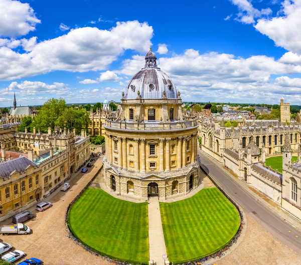 2022英国女王大学高级专业实践专业学什么课程？申请条件高不高？