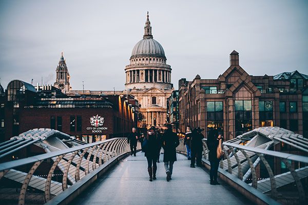 英国工业工程专业留学费用以及相关专业就业前景